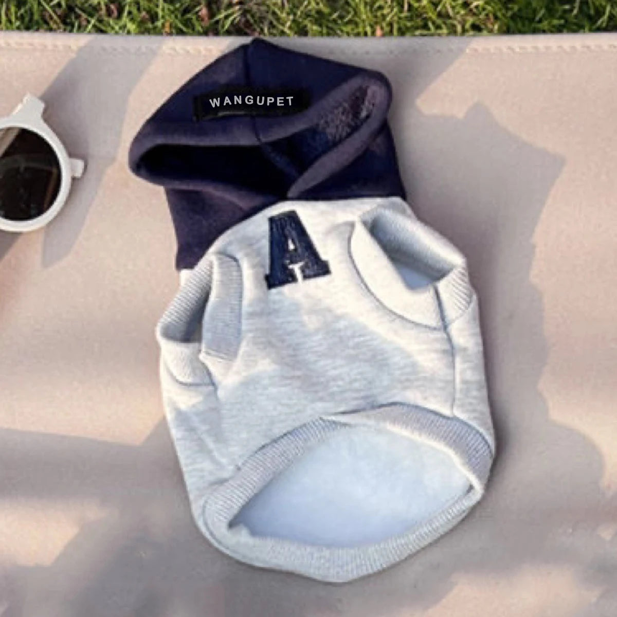 Fashion Dog Hoodie Winter Warm Cat Dog Clothes Soft Sweatshirt Small Medium Dogs Coat Cold Weather Pet Clothing Chihuahua Pug